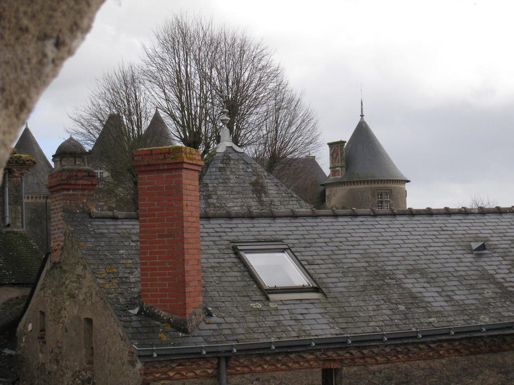 Le Logis Des Tourelles Bed & Breakfast Beaupréau Exterior foto