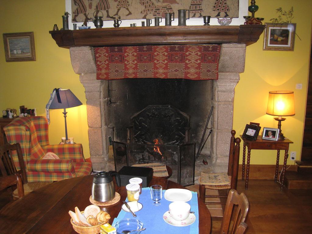 Le Logis Des Tourelles Bed & Breakfast Beaupréau Cameră foto