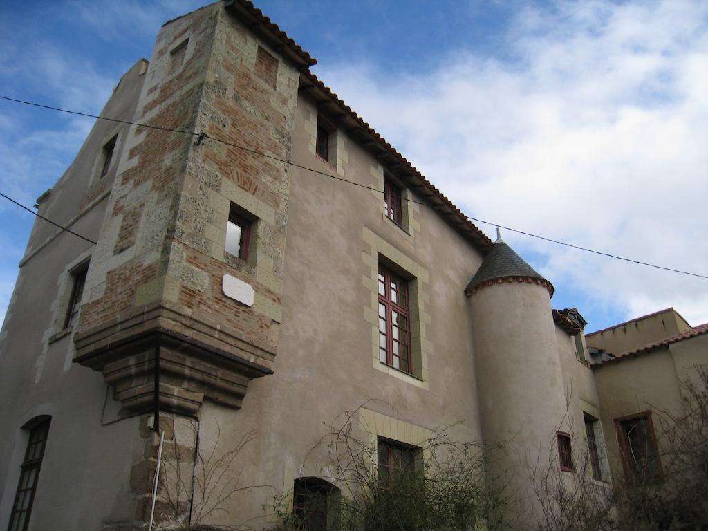 Le Logis Des Tourelles Bed & Breakfast Beaupréau Exterior foto